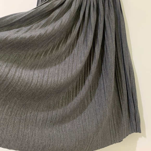 Banana Republic Grey Pleated Midi Skirt Medium - Picture 5 of 7
